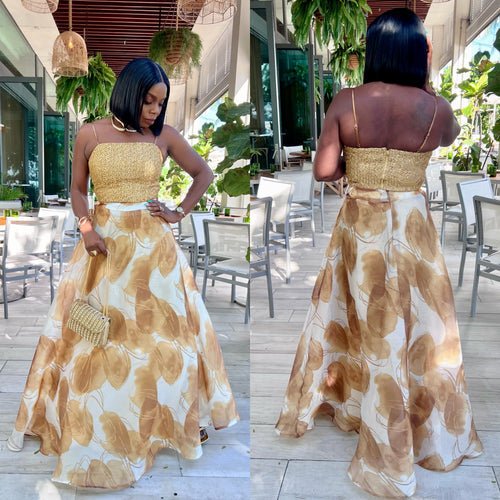 Eleanor Skirt Set: A Perfect Blend of Elegance and Glamour
